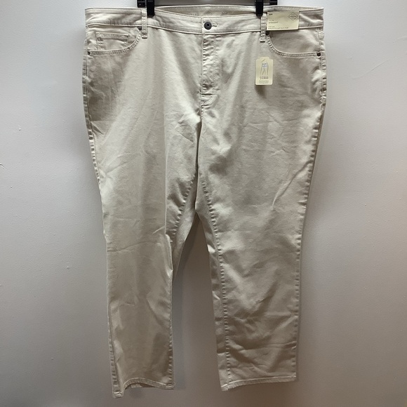 St. John's Bay Denim - St. John's Size 26W Birch Straight Mid Rise Jeans. New With Tags.